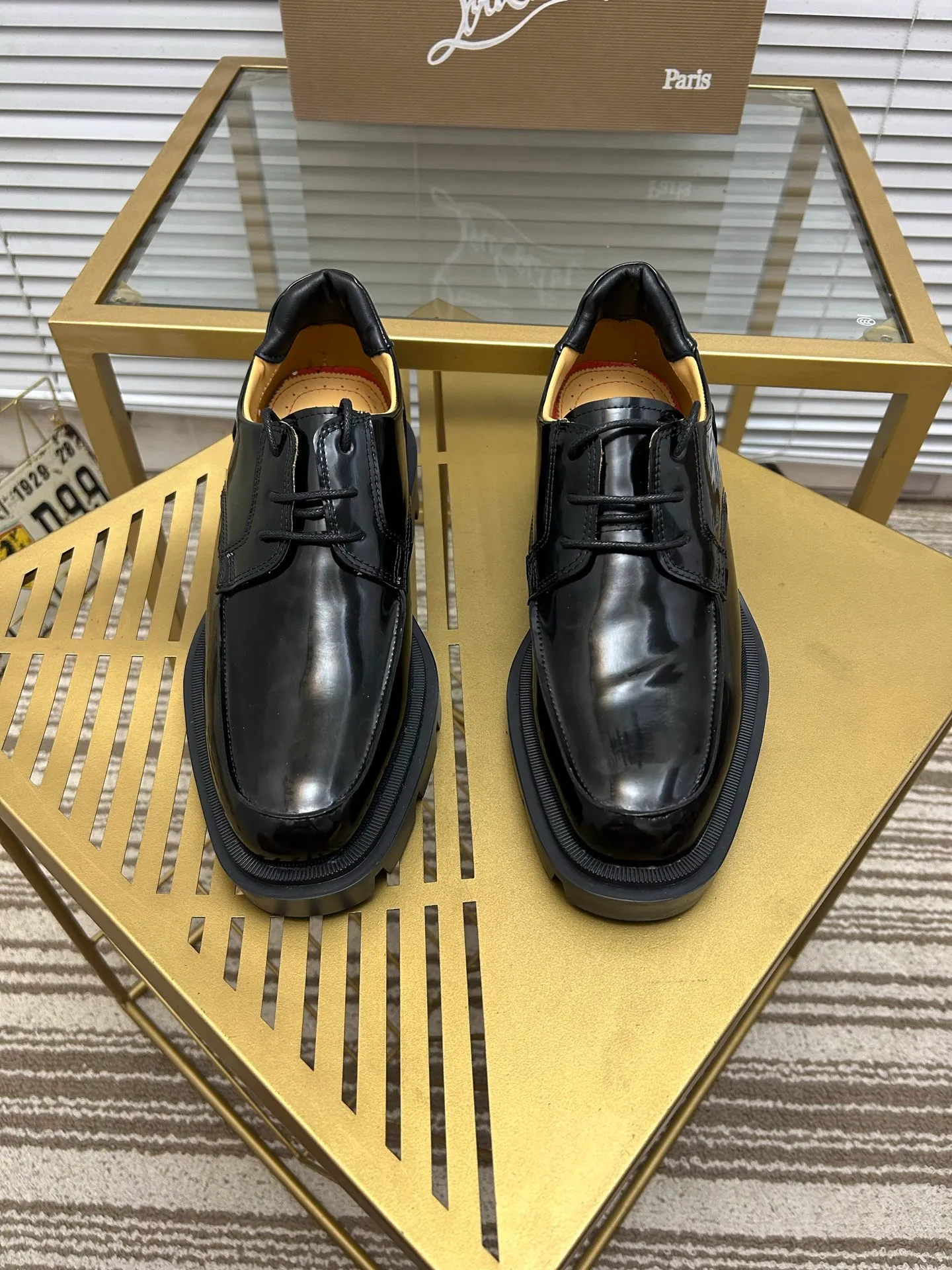 (Customized model) Ex-factory price is 660. christian louboutin (CL red sole shoes) counter series, casual sneakers for couples 📢 📢 📢 Exclusive hot style release 🎈🎈💪 Movable latex feet 👻 Finished outsole line [Proud] 😝Female 35-40# Male 38#-46, global supply😝 [Top version]: Original imported genuine leather upper, top original leather lining, original molded TPU outsole, original 1:1 detail processing, original shoe last,